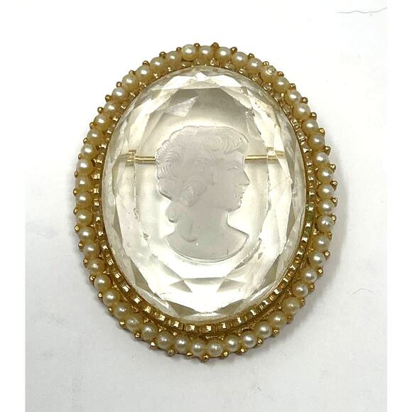 Vintage Micro Pearl & Lucite Etched Clear Cameo Gold Brooch - Picture 1 of 10